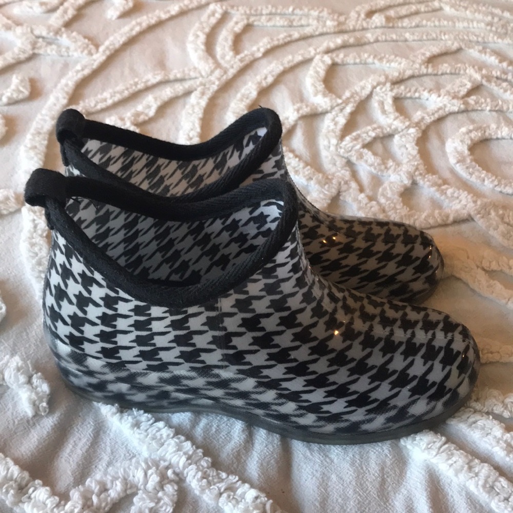 Herring Bone Ankle Rain Boots